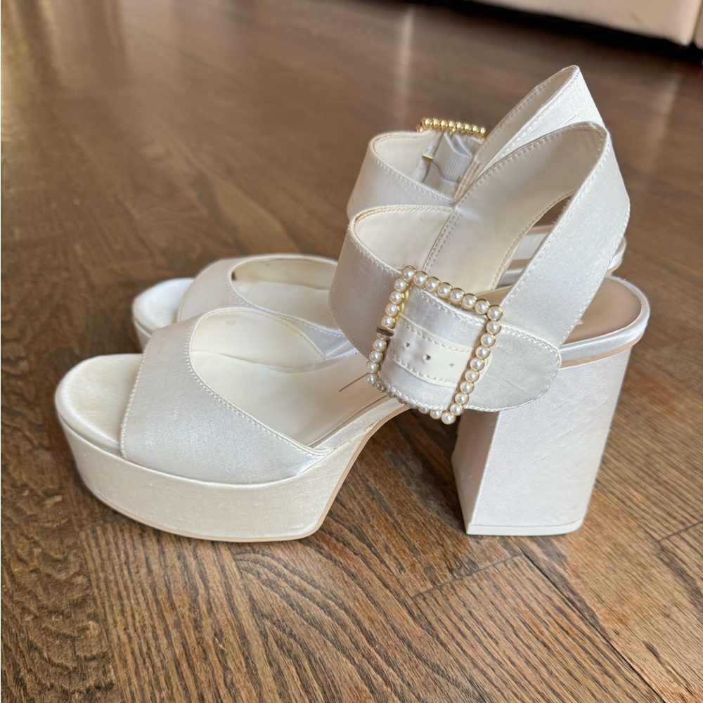 Size 8 Dolce Vita Pearl Buckle Ivory Platform Block Heel Sandals